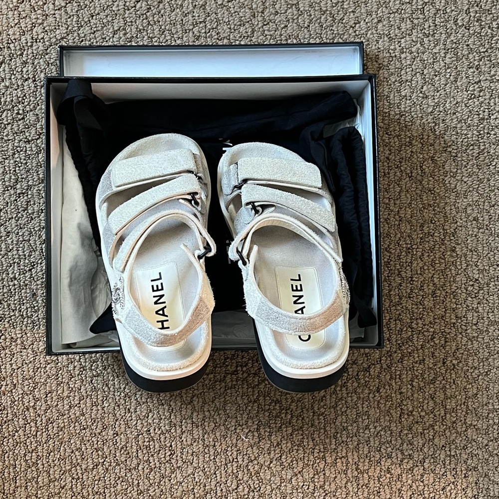 2022 chanel suede interlocking CC logo sling back flat sandals